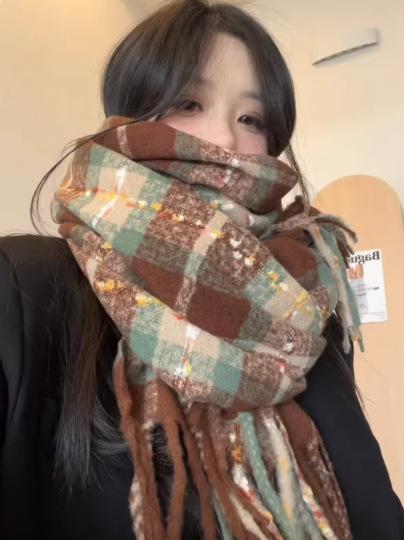 Plaid scarf female Korean atmosphere warm new dry powder autumn and winter Korean version soft fringed shawl