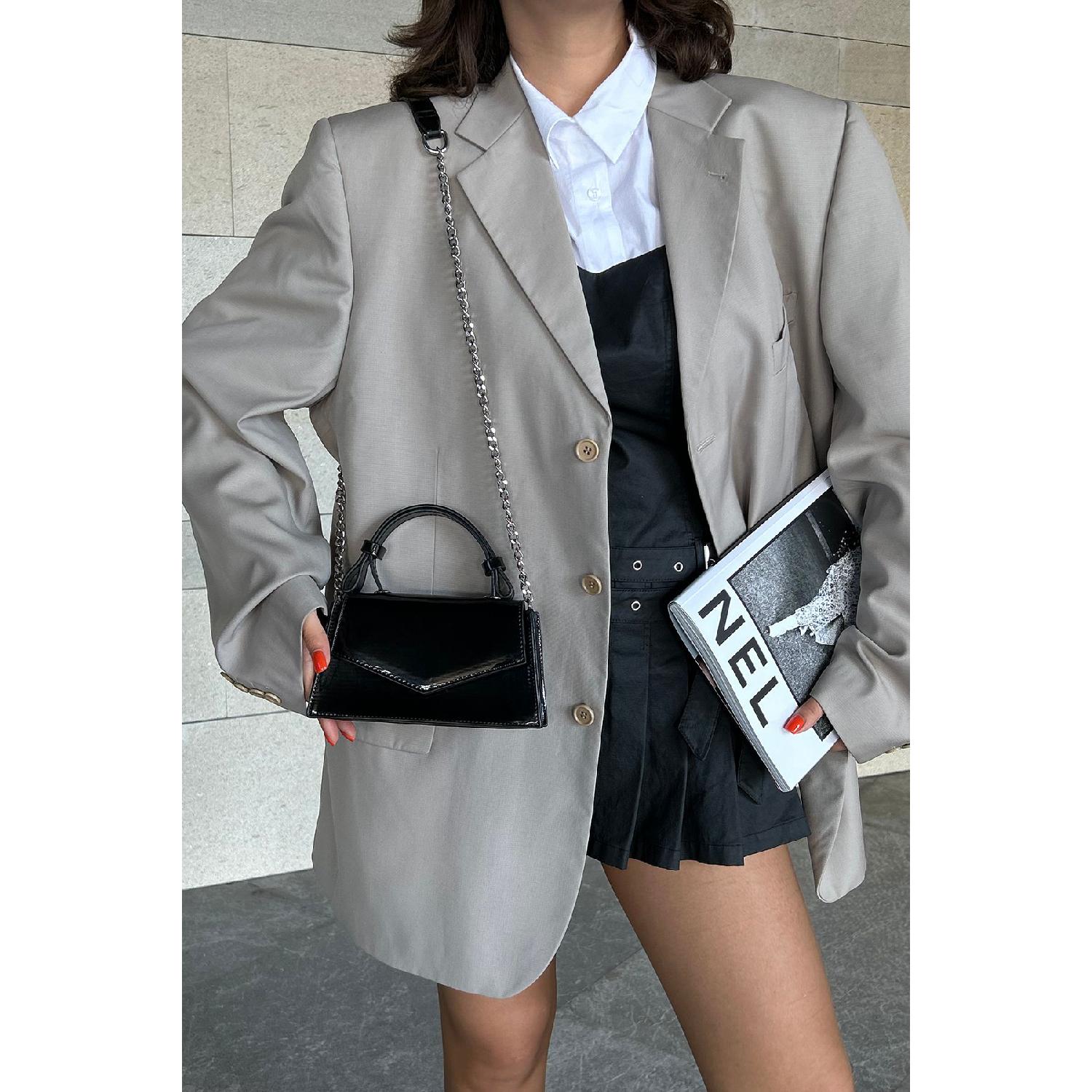 

Модель женской сумки через плечо из лакированной кожи Rosie Standart чёрный