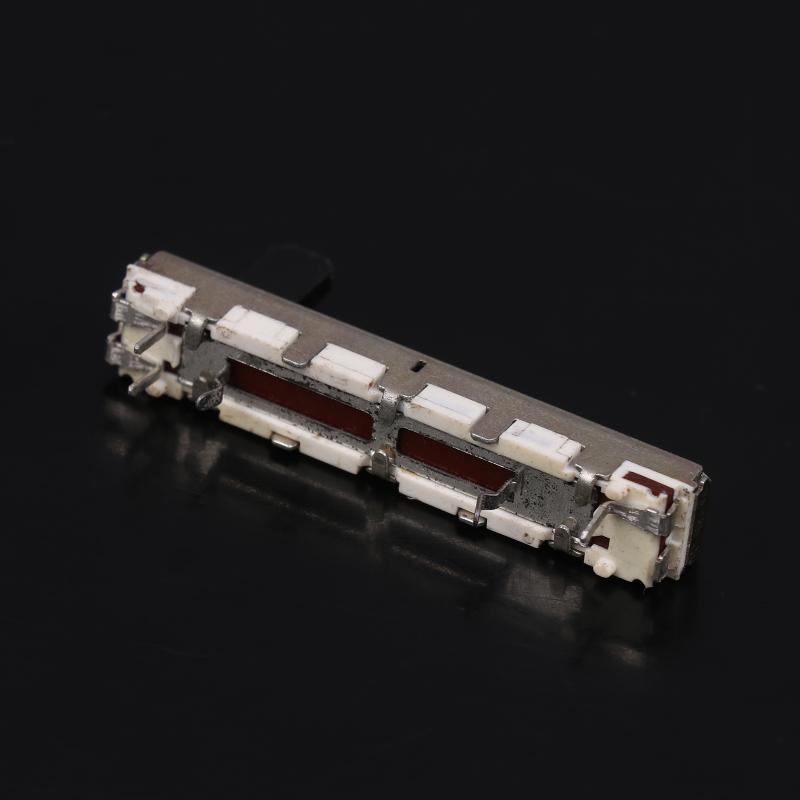 45Mm Straight Side Potentiometer A20K With A Shaft Length Of 15Mm And 3 Pins Single-Gang Straight Slide Potentiometer