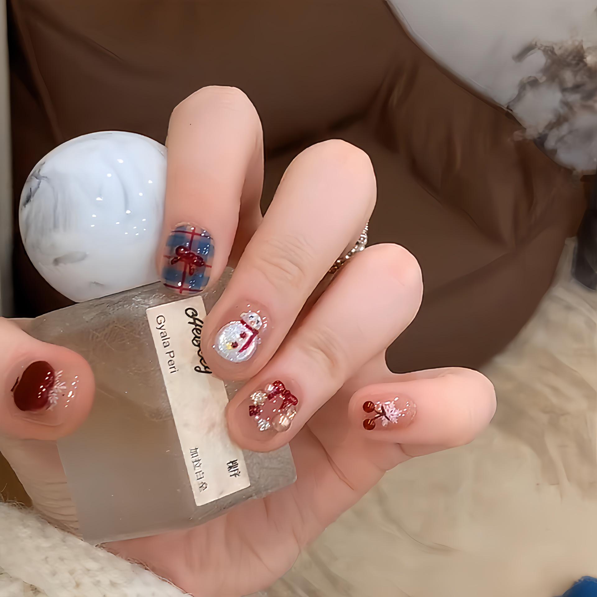 Snowy Fluff Christmas 3D Little Snowman Wearable Nails: Hand-Painted Winter Manicure XS