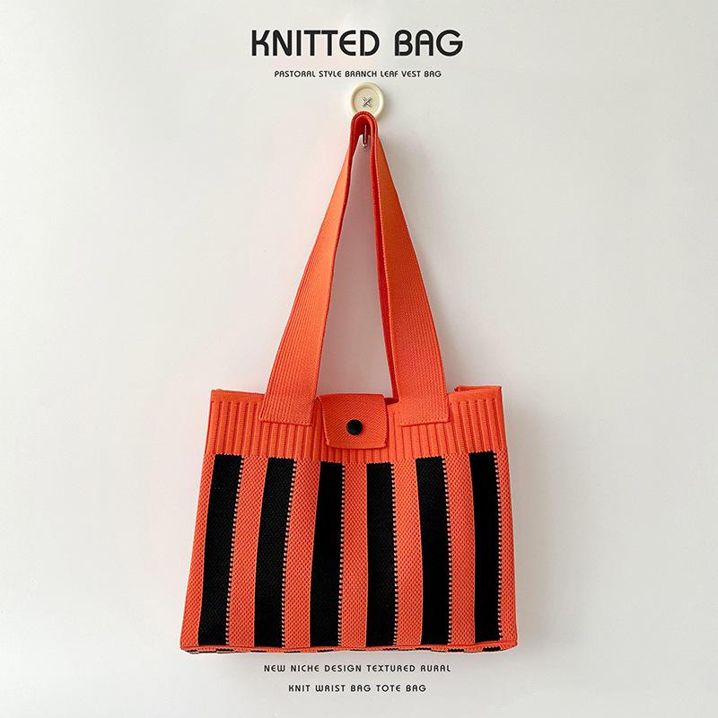 

Сумка-тоут Niche Design в черно-белую полоску на одно плечо для студентов