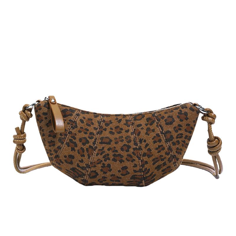 Niche design Korean new leopard print dumpling bag 2025 women's retro commuter shoulder bag messenger bag small bag