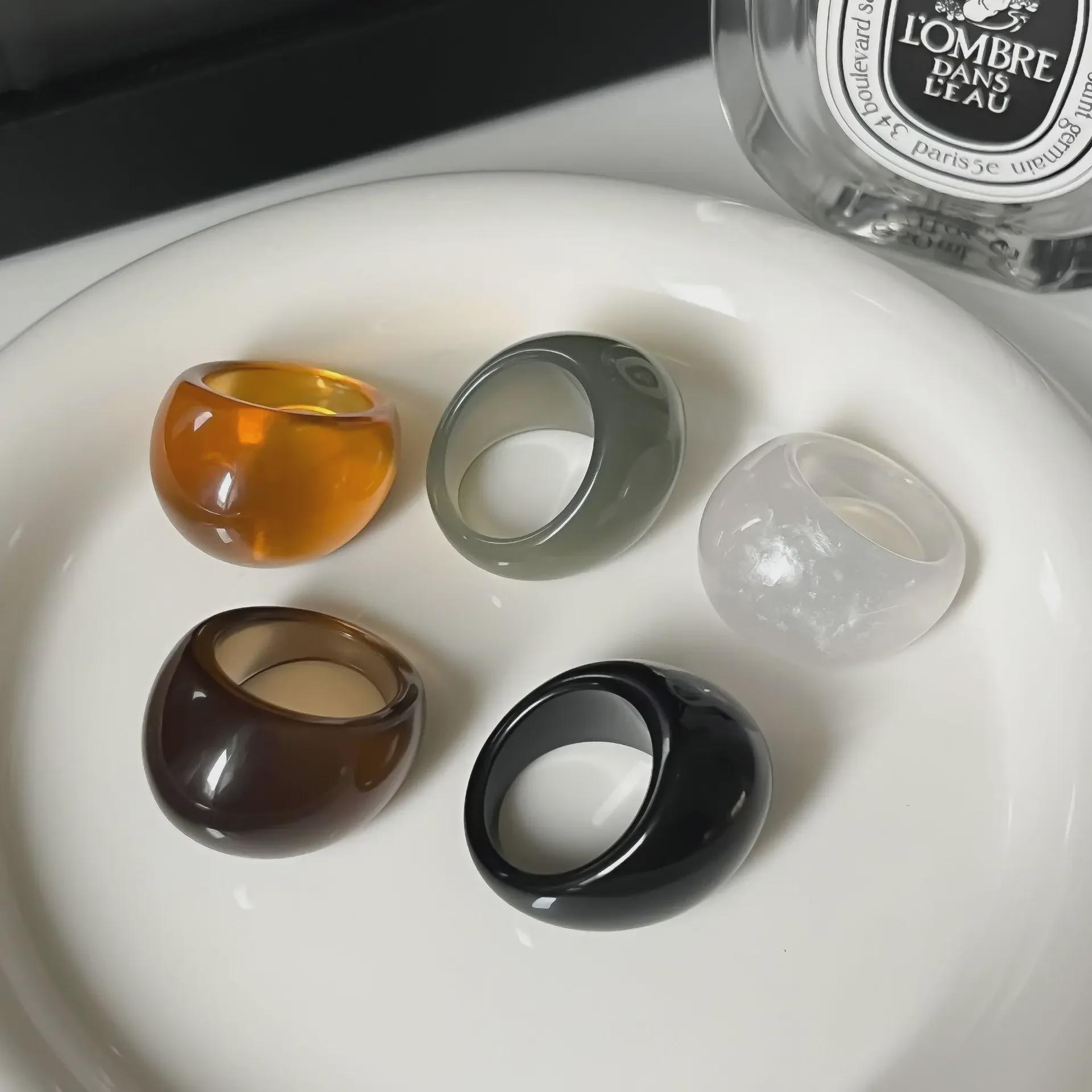 

Transparent Retro Resin Ring: Stylish, Versatile, High-End Fashion Accessory for Women темно-зелений колір