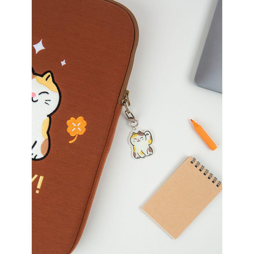 ALL NEW FRAME Acrylic Keyring - Lucky Maneki