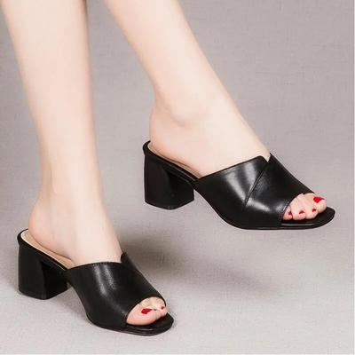 Women's Outer Wear Summer Mid-heel Thick Heel Women's Shoes Soft Leather Sandals and Slippers Fashion Open Toe Women's Slippers