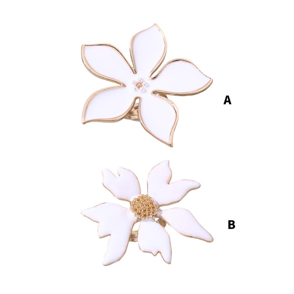 Exaggerated Large Petal Flower Finger Rings Fashion Accessory for Women Grunge Jewelry Statement Pieces Styles