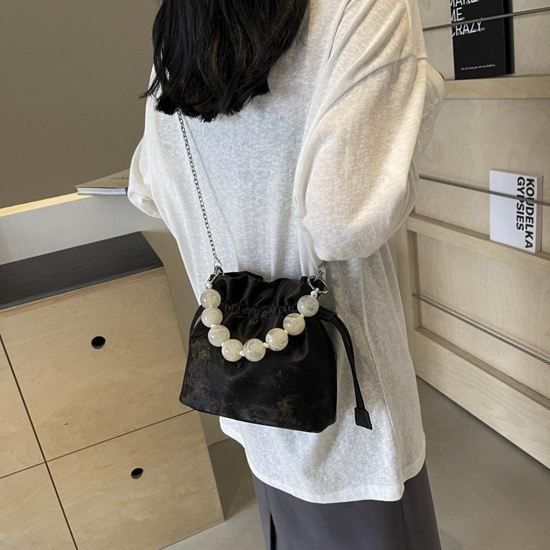 New Chinese Chain Bag Women's 2025 New National Style Beaded Messenger Bag Going Out Small Bag Mobile Phone Bucket Bag