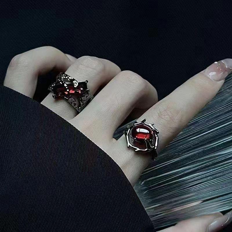 Vintage Ruby Unisex Textured Zircon Ring: Bold Style for Men & Women