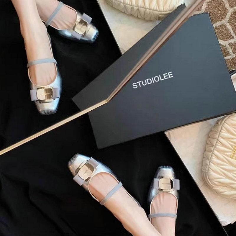 Modne buty płaskie dla kobiet 2024 Nowe wiosenno-jesienne buty Mary Jane dla kobiet Retro francuskie kwadratowe palce Srebrne baleriny na płaskiej podeszwie