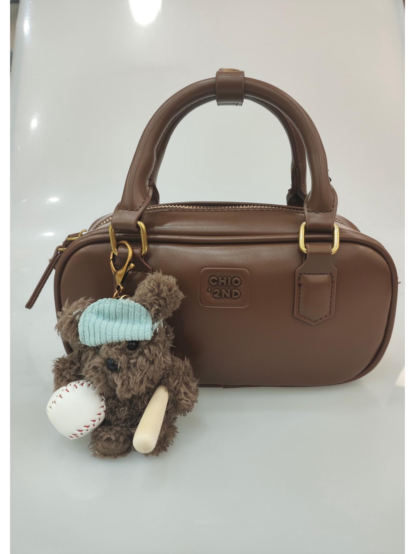 

2025 Women’s Latte Crossbody Bowling Bag - Versatile Pillow Handbag for Work & Commute 22*8*12cm