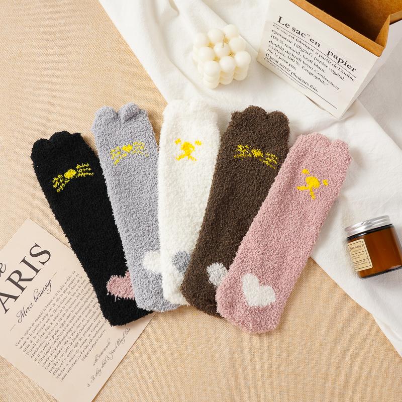 5 Pairs Coral Fleece Socks Autumn and Winter Women's Mid-calf Socks Non-shedding Fleece-lined Thick Warm Sleep Socks Floor Socks