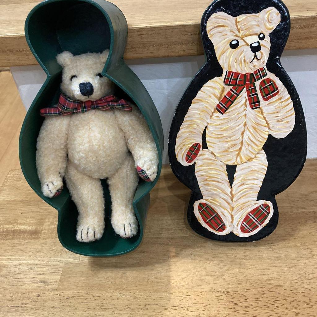 [USED] Teddy bear in box
