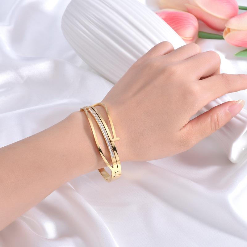 European and American Bracelets Simple Niche Design Light Luxury High-end Zircon Gold-plated Bracelet Female 2026