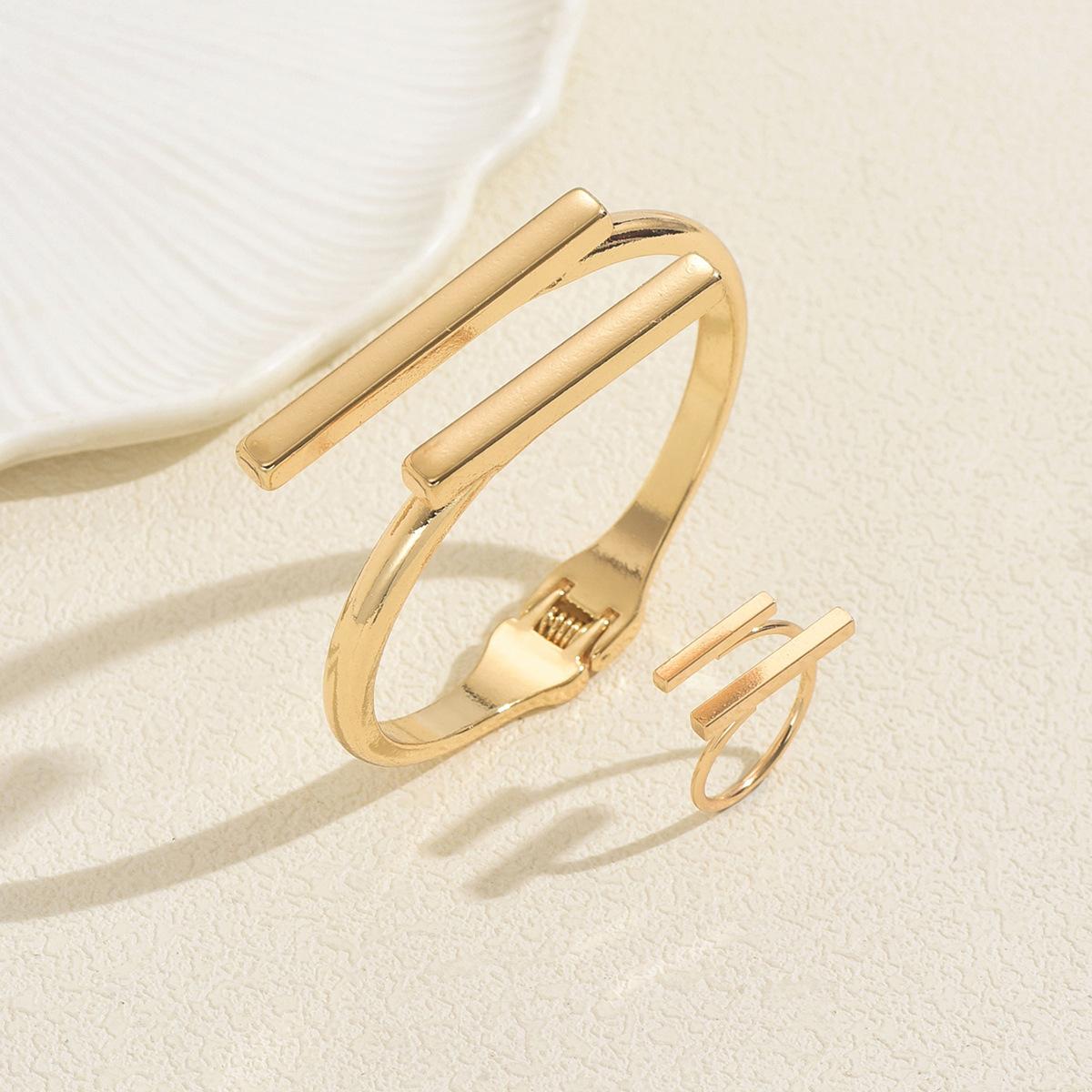 

Женские украшения Нишевый браслет с гладким дизайном Легкий роскошный набор колец Универсальное ощущение высокого класса Аксессуары для рук SL7997