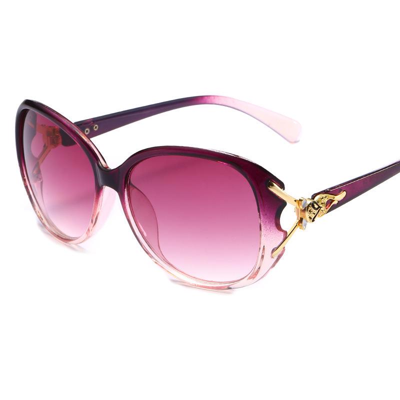 Women's European-American Fashion Sunglasses - Large Frame Fox Head Model 8842