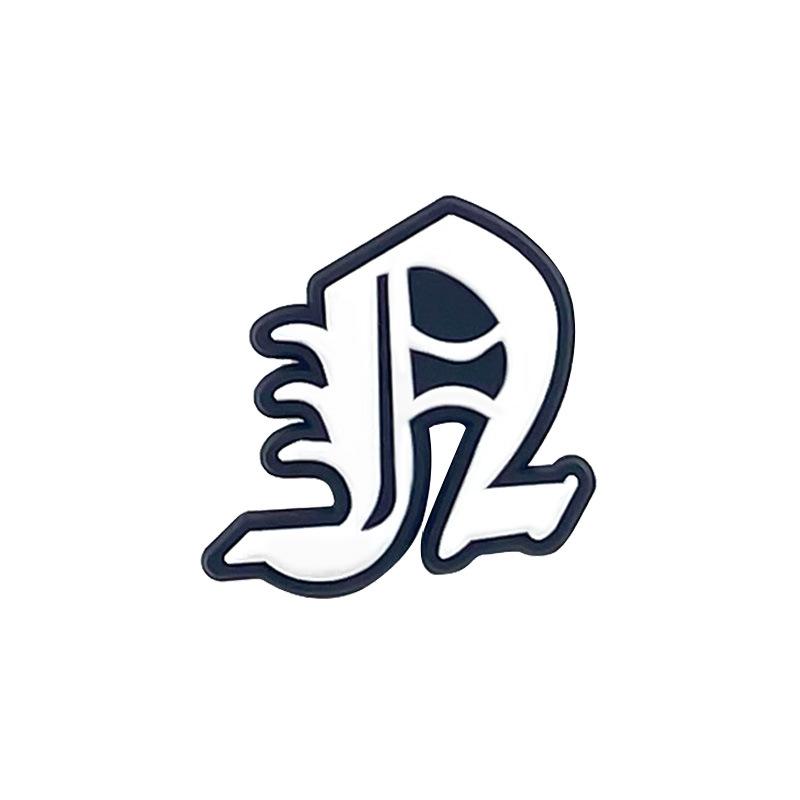 1 StückNeuer Stil Anhänger Altenglischer Buchstabe PVC Loch Schuh Schuhe Blume Silberner Buchstabe Schuhe Anhänger Schuhe Dekoratives Zubehör