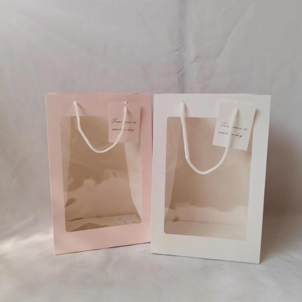 Umarmender Panda Teddybär mit Kleidung - Niedliche Plüschtierpuppe für Kinder