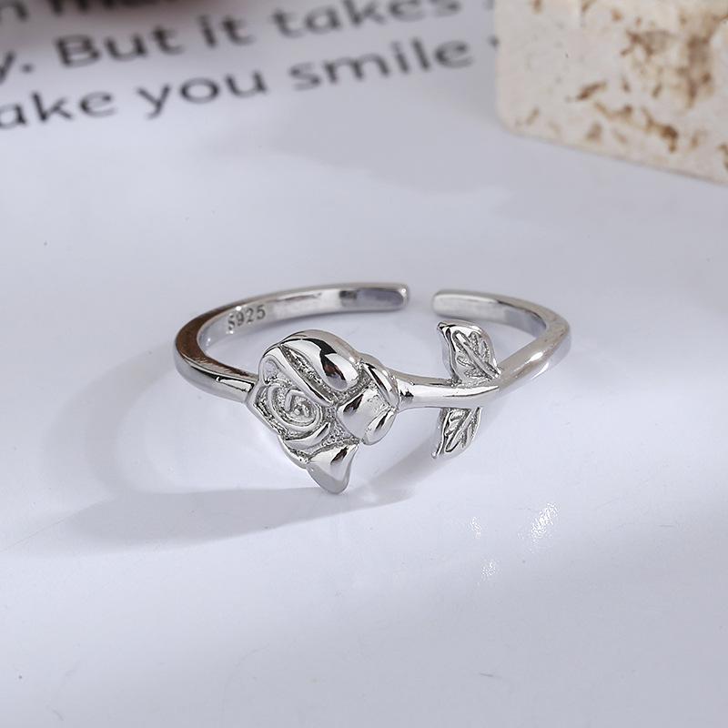 Retro květinový prsten s otevřeným ukazováčkem pro ženy, malý, čerstvý, literární, osobnostní design, růžový prsten