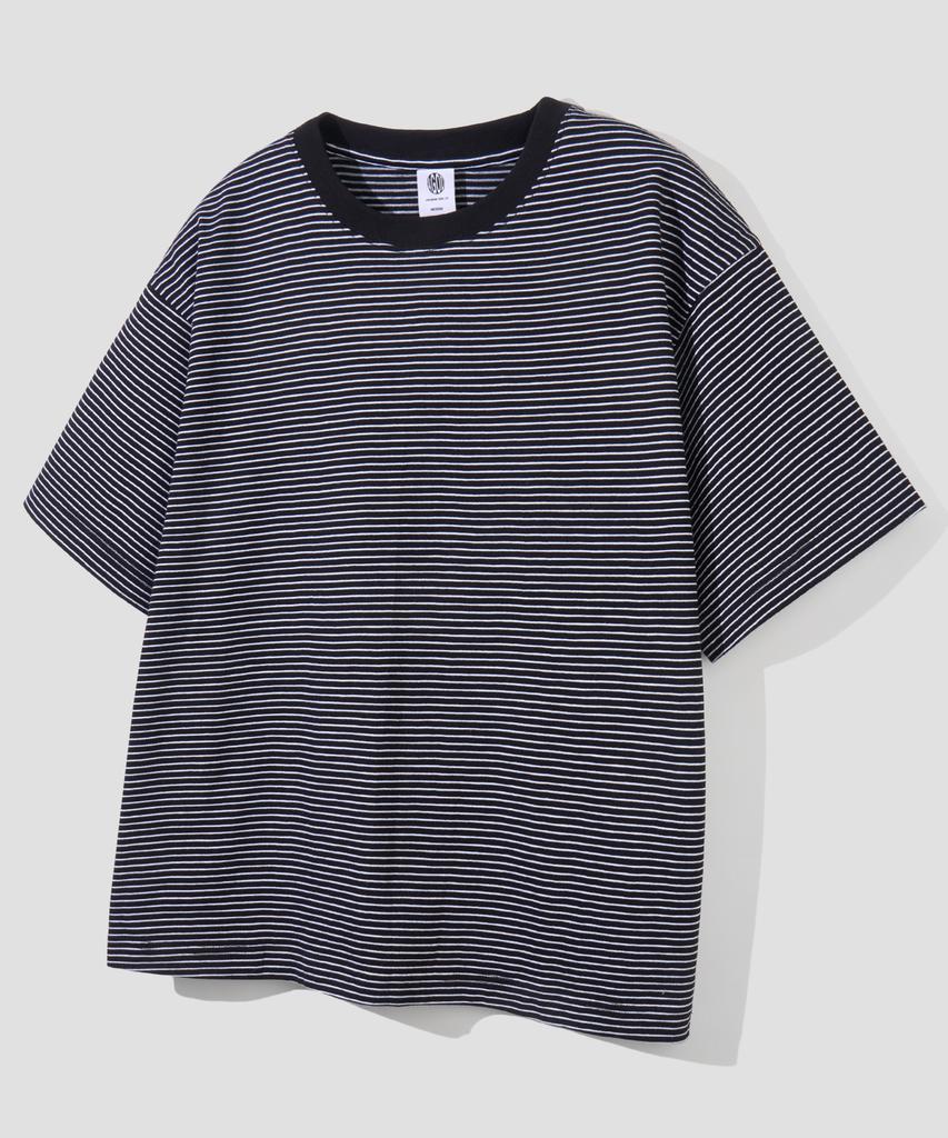 AGOD Back Incision Stripe Half T-Shirt [Black]