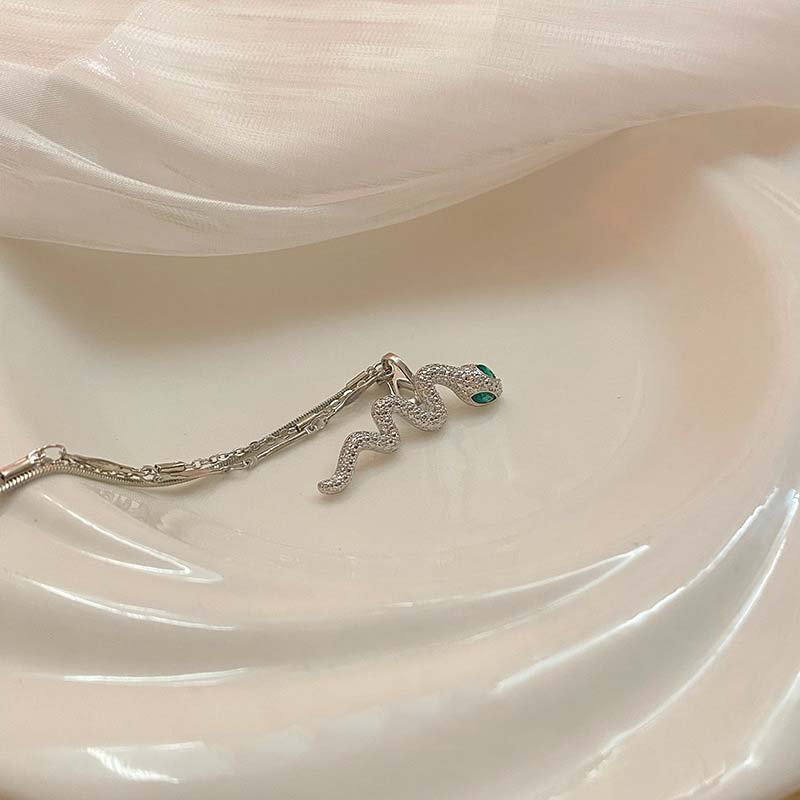 

Модна затискач для вух у формі змії, проста геометрична затискач для вух без отворів для вух, жіночі святкові ювелірні подарунки як показано кольору