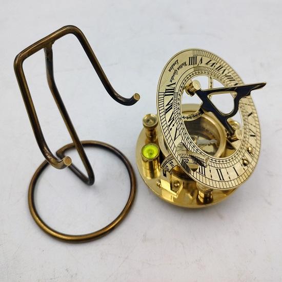 Nautische Runde Sonnenuhr Kompass aus massivem Messing mit Ausstellungsständer Sammlerstück Geschenk für jeden Anlass