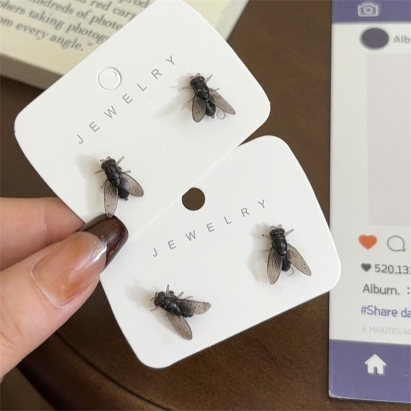 

Creative Funny Simulation Housefly Earrings for Women Men Personality Realistic Fly Stud Earring Cosplay Party Zircon Gift