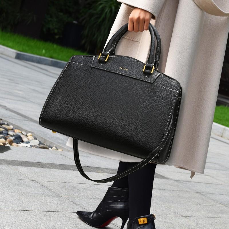 Large Stylish Tote Bag Women PU Leather Minimalist Design Soft Structured Pillow Shape With Magnetic