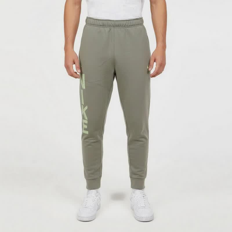 Nike Men s Tapered Knit Training Pants L