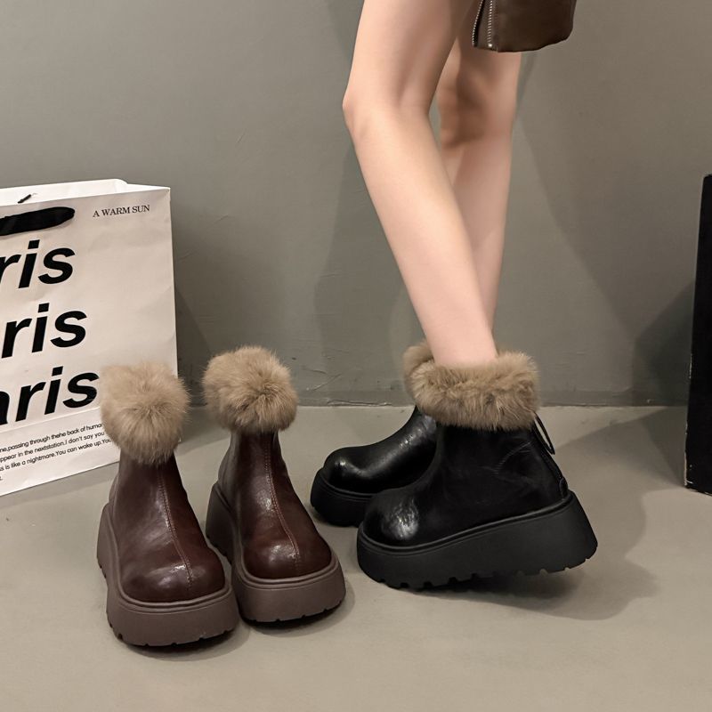 Niche design sense round head winter small short boots heightened thin boots thick bottom year hair thin