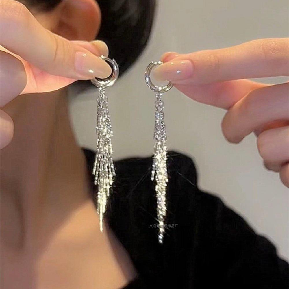 

Super Flash Silver Long Metal Tassel Exaggerated Ear Buckle High Sense Light Luxury Niche Design Temperament Versatile Earrings Women