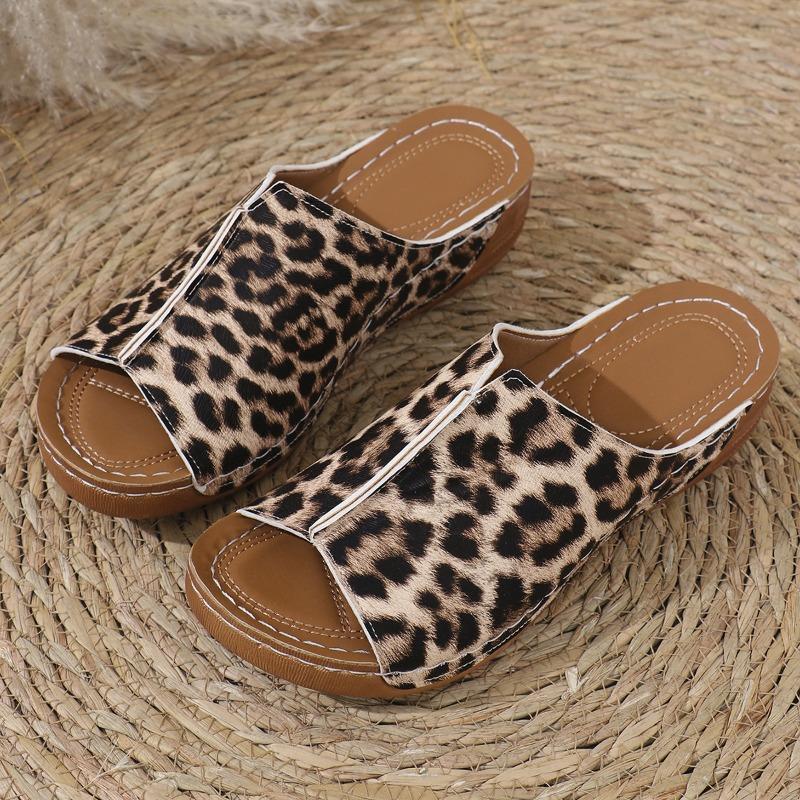 Summer New Sandals Women's Comfortable Slope Heel Thick Bottom Simple Casual Outer Slippers