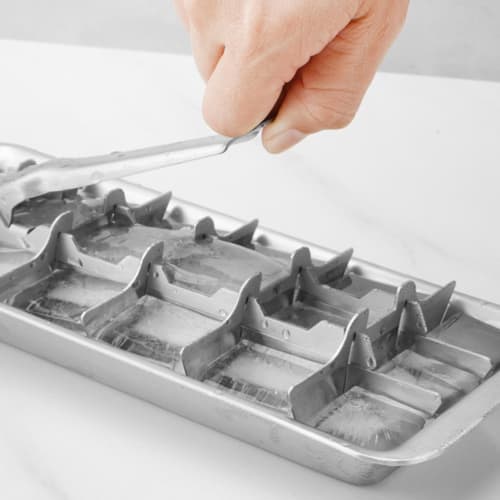 Lyanny Stainless Steel Ice Maker with Lever, 2-in-1 Stainless Steel Ice Maker and Ice Cracker, 18-Slot Ice Tray for Freezing, Metal Ice Cubes, Metal I