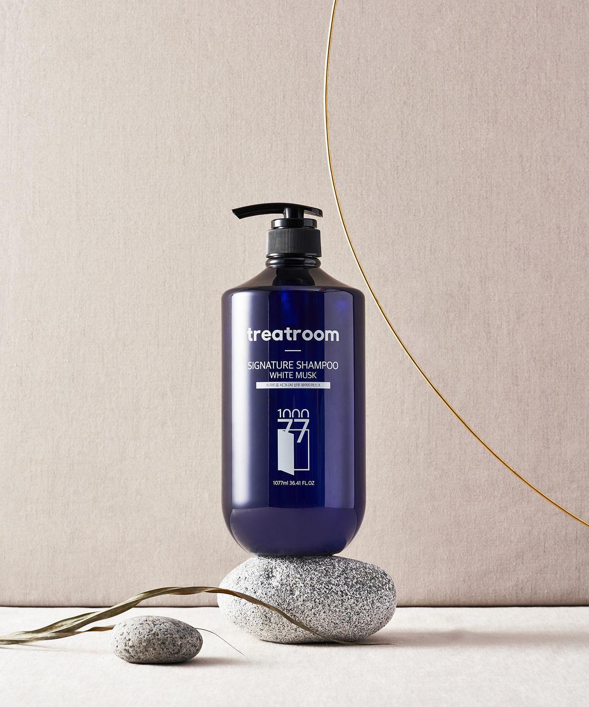 Large Size Signature Shampoo White Musk Scent 1077ml
