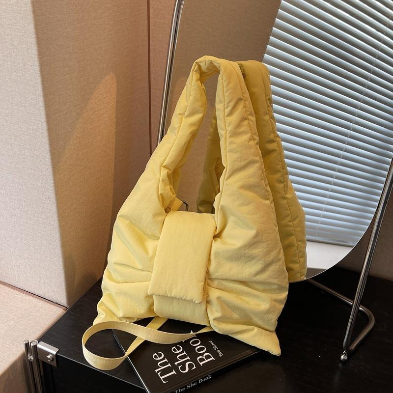 

Повседневная нейлоновая сумка большой вместимости, женская новая универсальная сумка через плечо с бантом, сумка-мессенджер для通勤 жёлтый