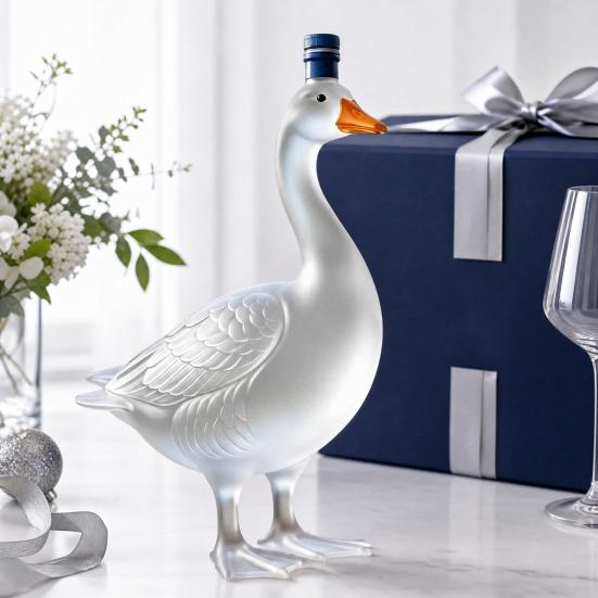 Goose Shaped Glass Decanter, 3D Sculpted Whiskey Bottle with Stopper, 350ml Art Deco Carafe for Bourbon Wine, Home Bar Decor Gift