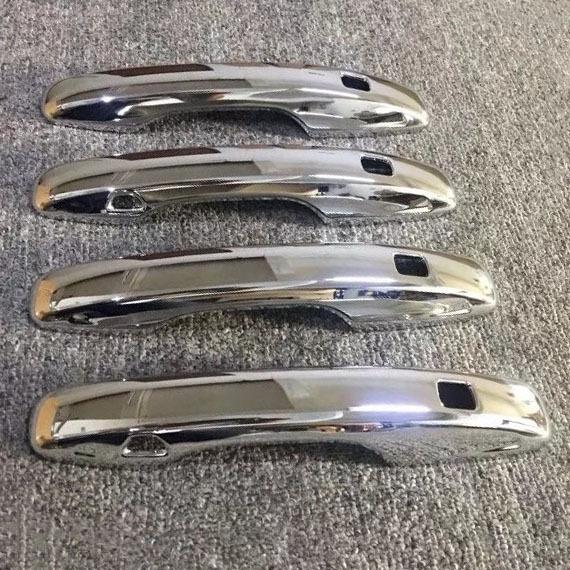 

Volvo XC60 (2017-2022 роки) Комплект задніх накладок: Ручка Чашка Двері, Нижня Решітка Задньої Двері та Зовнішня Крайова Смуга.