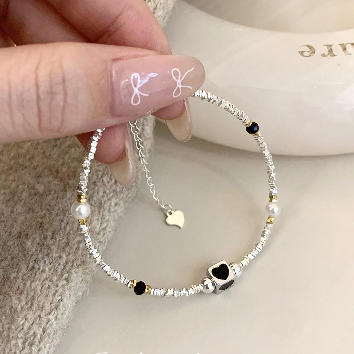 Black Heart Silver Flake Bracelet: Elegant and Versatile Niche Design