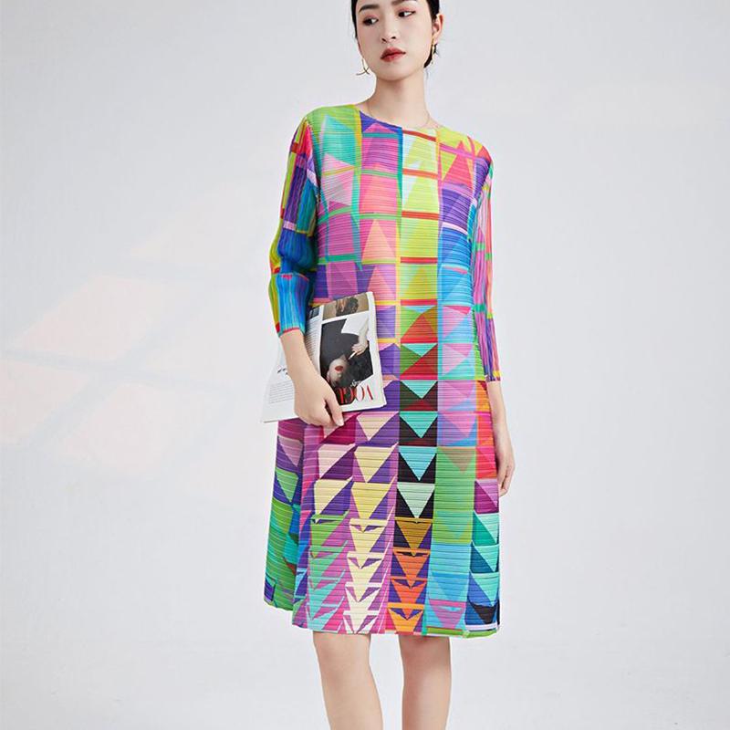 

Плиссированное высококачественное платье для женщин, летнее свободное и красочное платье с круглым вырезом и рукавами три четверти, темпераментное платье средней длины, женские топы XXXL фиолетовый