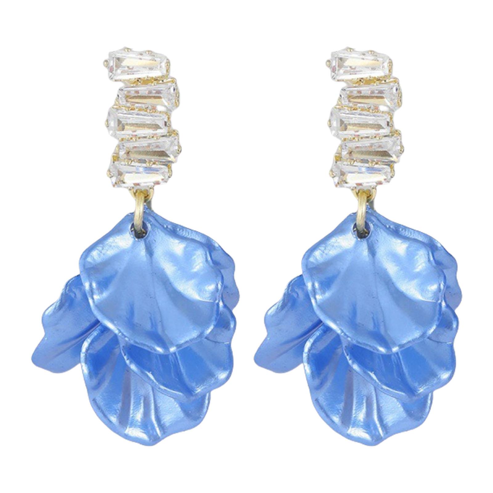 

Elegant Shell Pendant Earrings Featuring Rhinestones Embellishments and Pearls Accent Accessory for Trendy Women