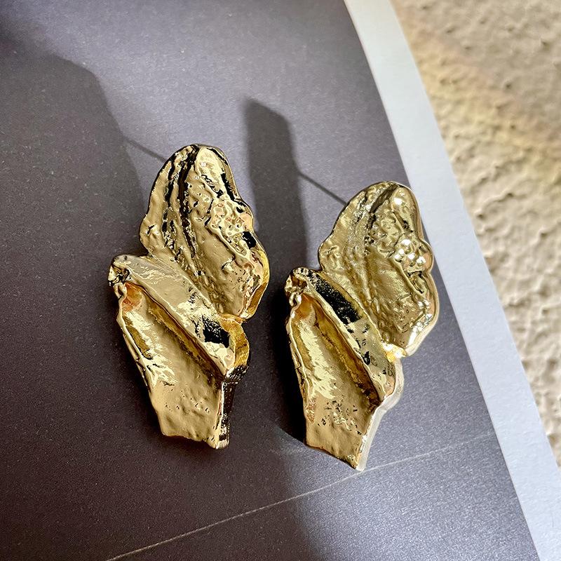 Vintage Blue Glass Bow Earrings - Retro Design Ornament