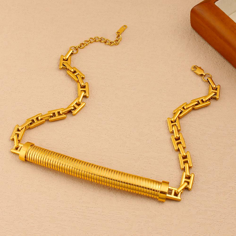 Fashionable European & American Hip Hop 18K Gold Snake Bone Choker Necklace in Titanium Steel