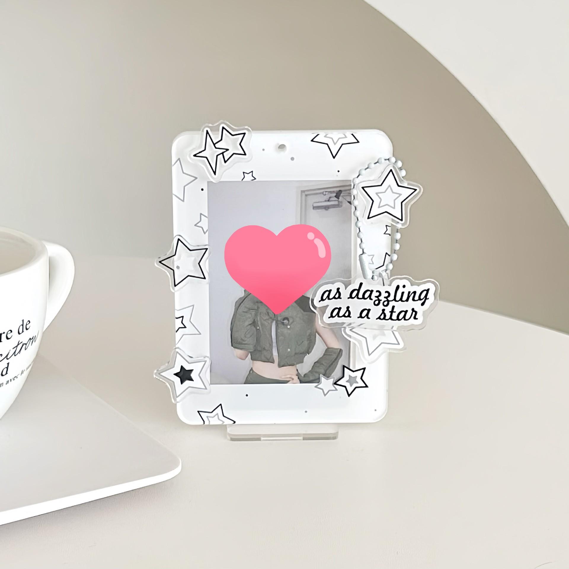 

Акриловая фоторамка Idol Small Card Postcard Display Stand 3-дюймовый держатель для фотокарточек Украшение для рабочего стола
