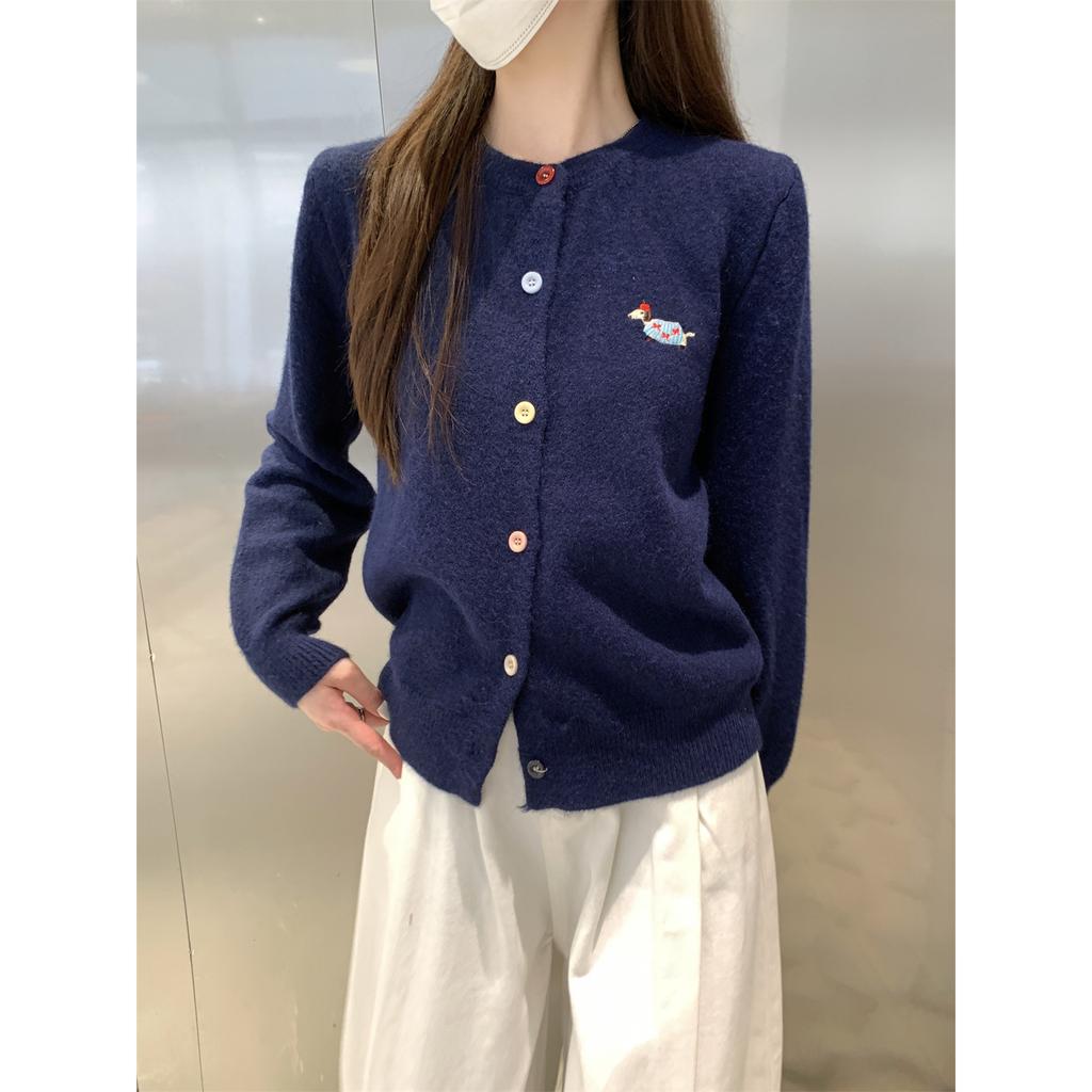 Lazy wind knitted cardigan women's soft waxy embroidered sweater autumn and winter niche button-up jacket fashionable versatile long-sleeved top