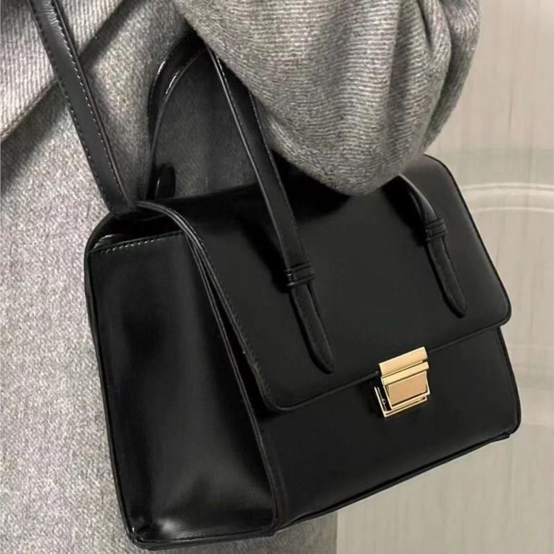 Japanese Style Retro Black Handbag Women Leather Large Capacity Business Trip Sle Briefcase Ladies Campus Literary Shoulder Bags