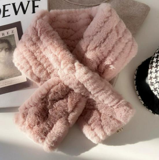 Women's Versatile Faux Rabbit Fur Scarf – Plush, Warm, and Cute Winter Collar