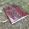 Extra großes Lederjournal mit sieben Steinen, Leder-Gästenotizbuch, Buch der Schatten, Leder-Grimoire.
