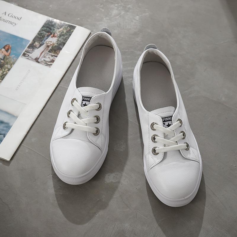 New Shallow Inner Height Increase White Shoes Women Breathable and Thin Leisure Students Lazy One Pedal Board Shoes Tide