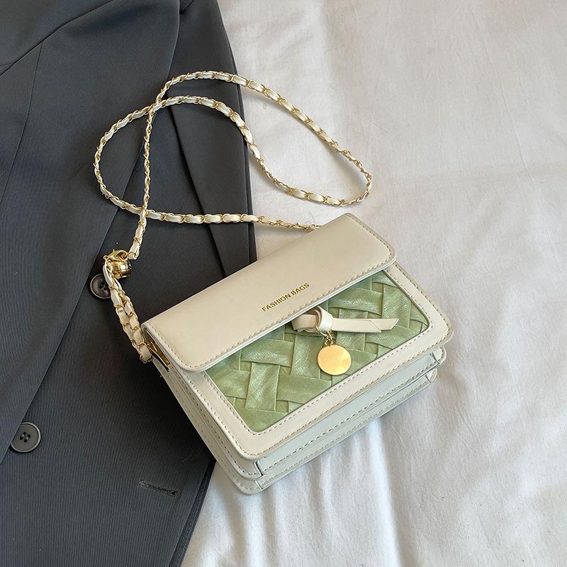 Beautiful popular bag women's new messenger bag fashion chain niche design small square bag