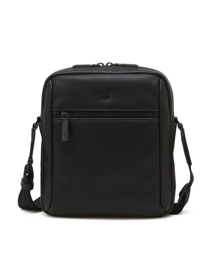 Daks Men'S Accessories Black Logo Embellished Leather Crossbody Bag Dbba6F003Bk