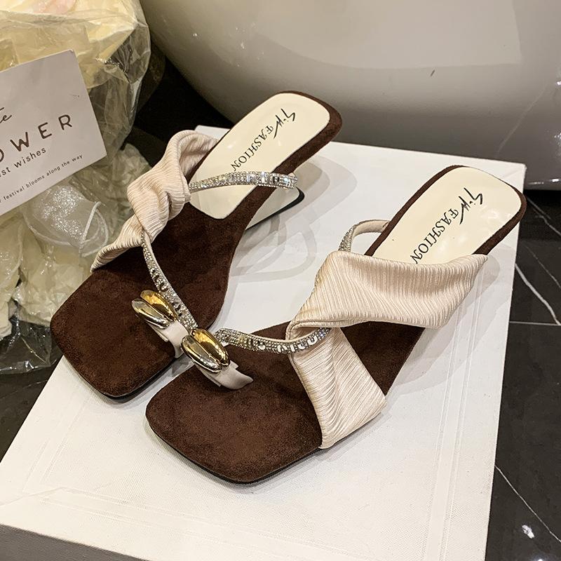 Fashion Hot Selling Fashion Open Toed High-heeled Sandals for Women 2025 Summer  Rhinestone Design Square Head Slippers Beach Cool Pumps